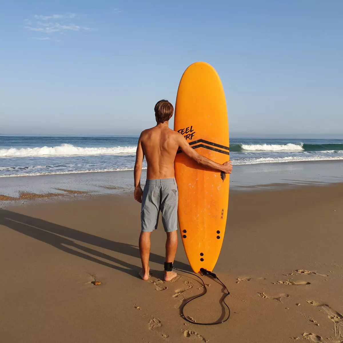 Tabla De Surf Naranja Con Aletas Incluidas De Espuma