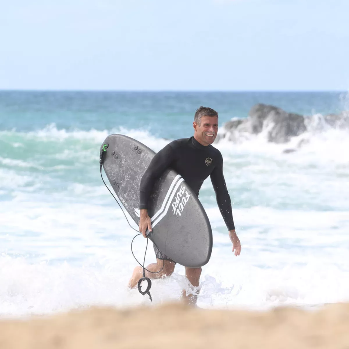 Tabla De Surf De Espuma Color Negro Aletas Incluidas