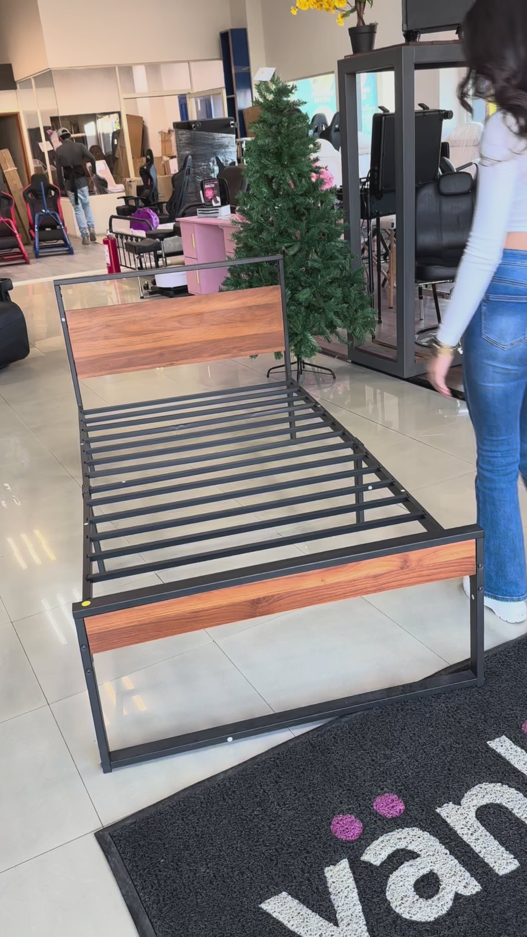 Cargar vídeo: Base De Cama Individual De Madera